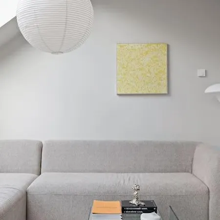 Skylight Lux 3br/2ba Center With Free Parking *