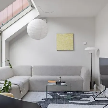 Apartament Skylight Lux 3br/2ba Center With Free Parking
